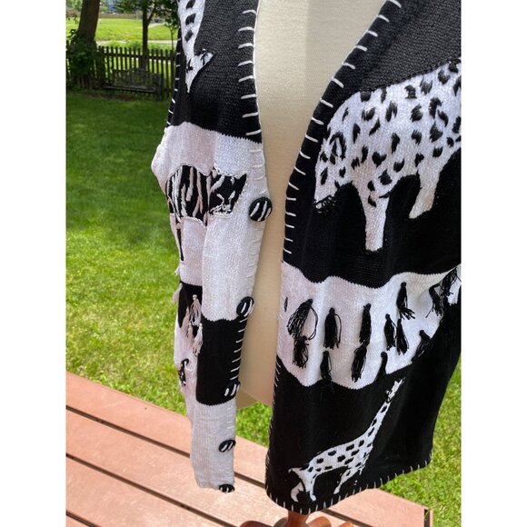 Victoria Woman 2X Black & White Animal Print Knit Vest With Embroidered Details - Picture 2 of 10